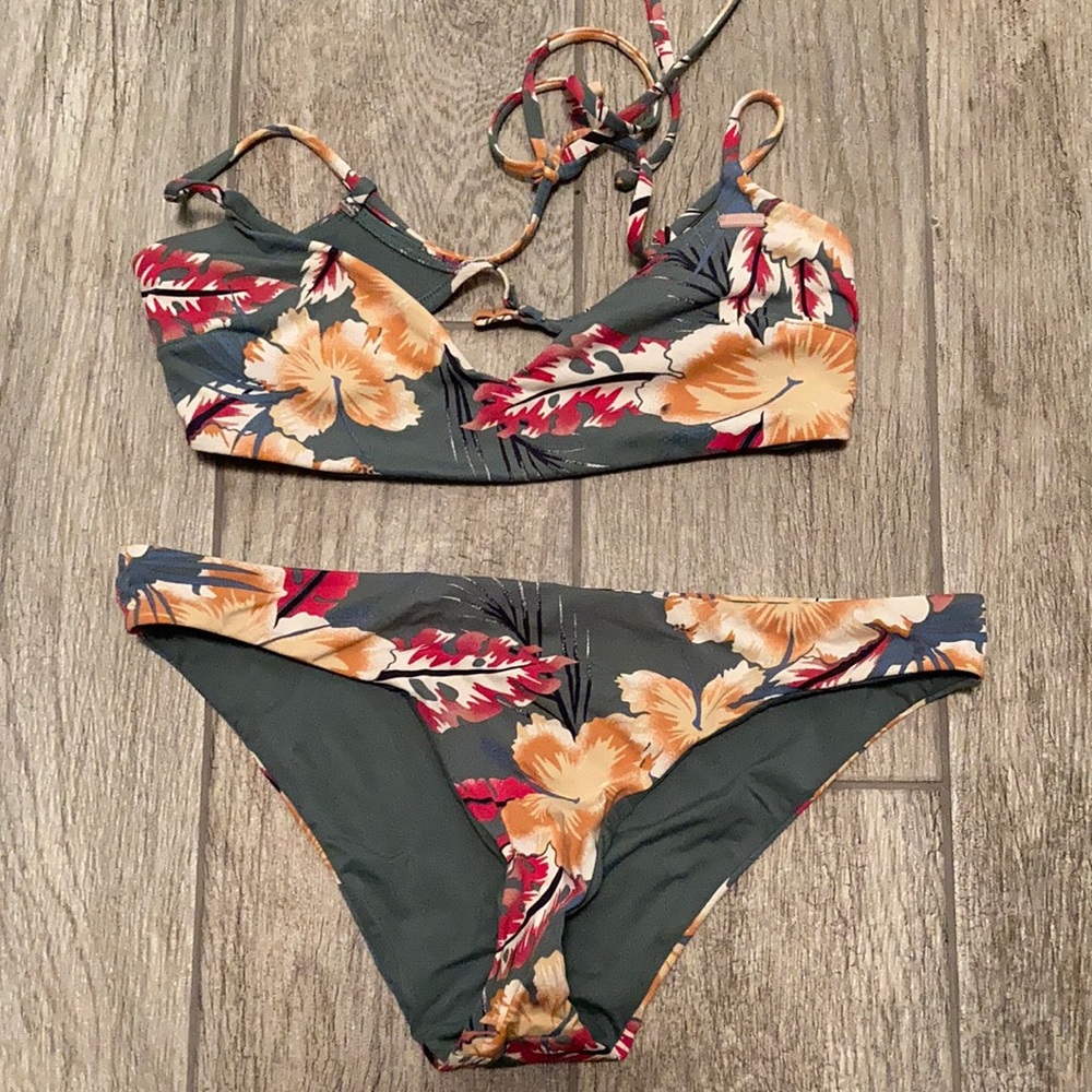 Roxy size small swim suit